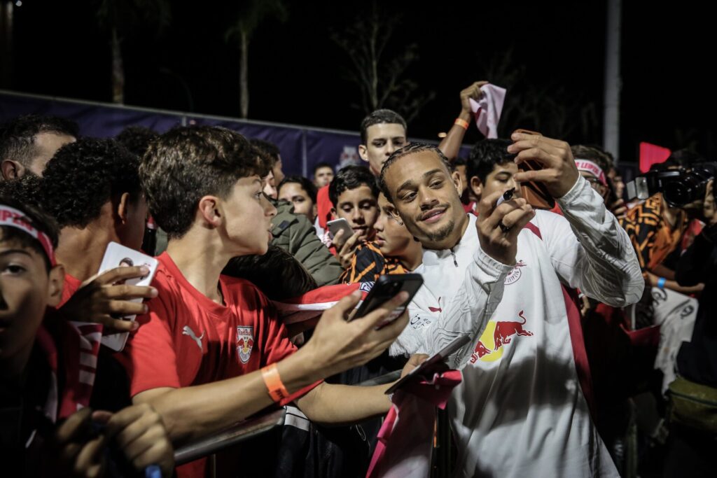 Futebol integrado (até demais): o que são os multiclubes e suas redes