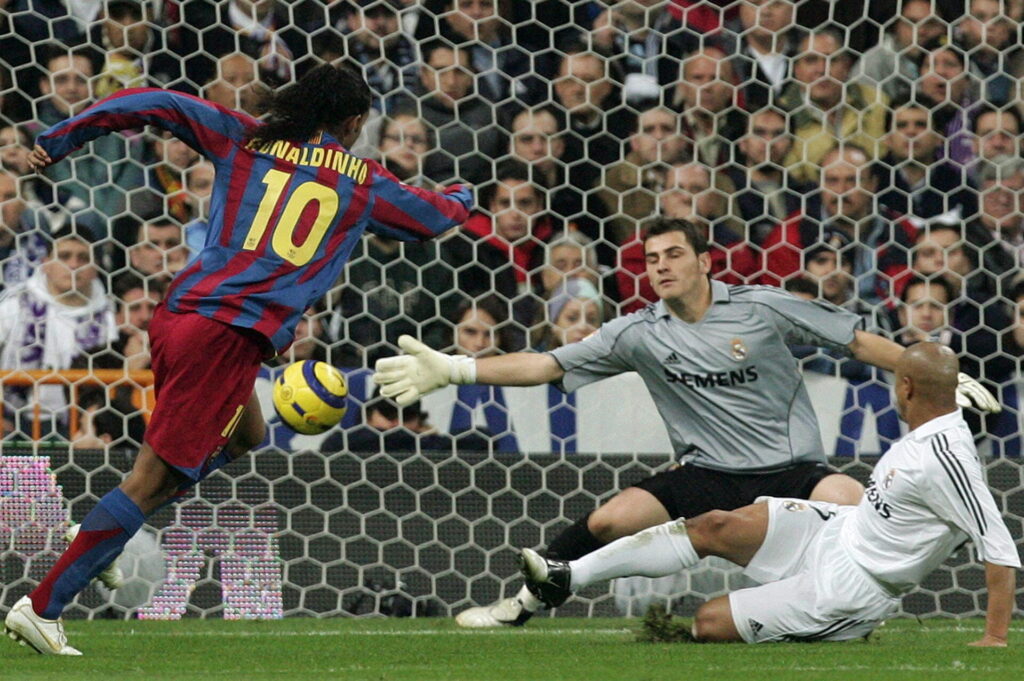 Raphinha sente nova lesão e desfalca Barcelona contra Real Madrid