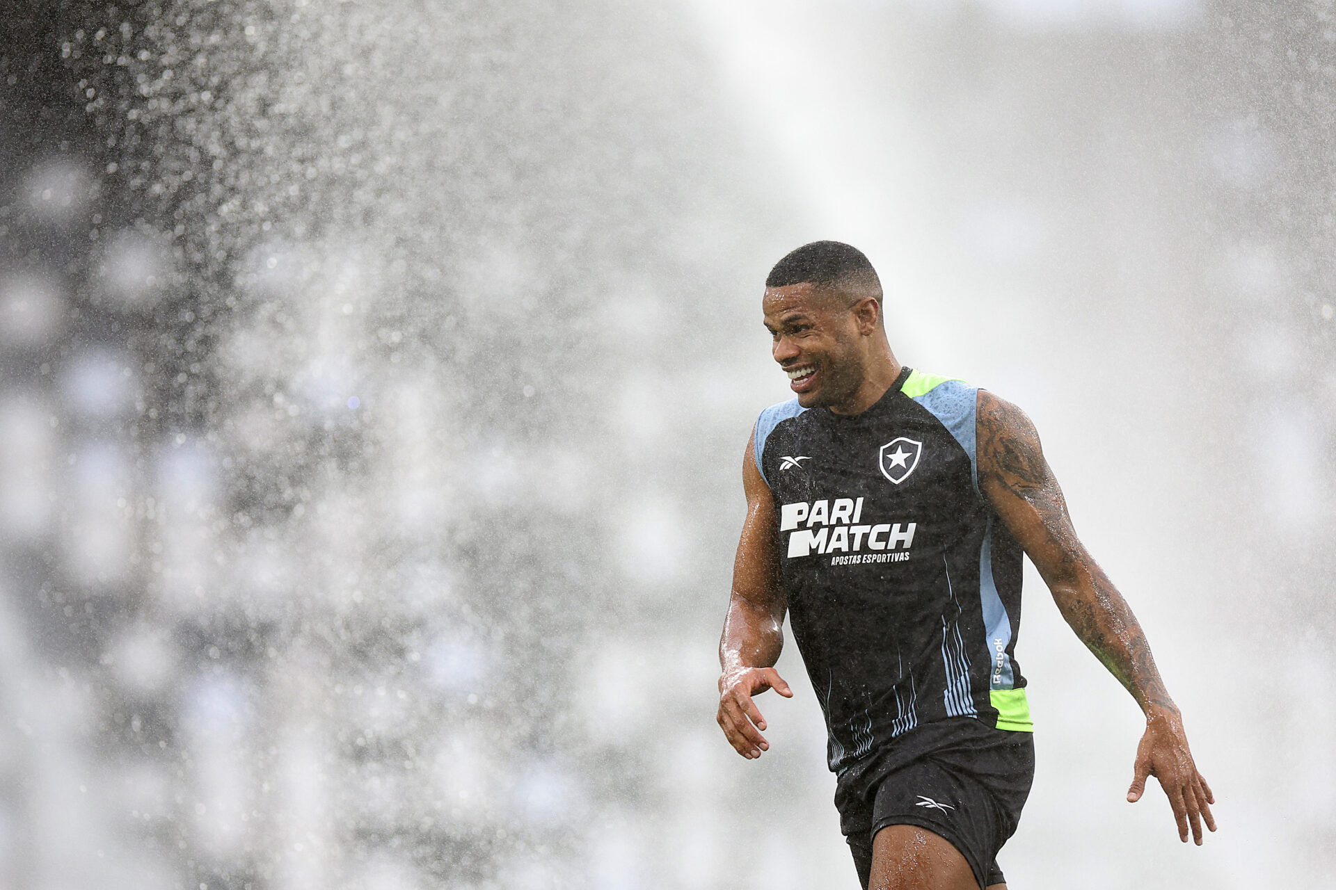 Botafogo avança em negociação por retorno de Júnior Santos