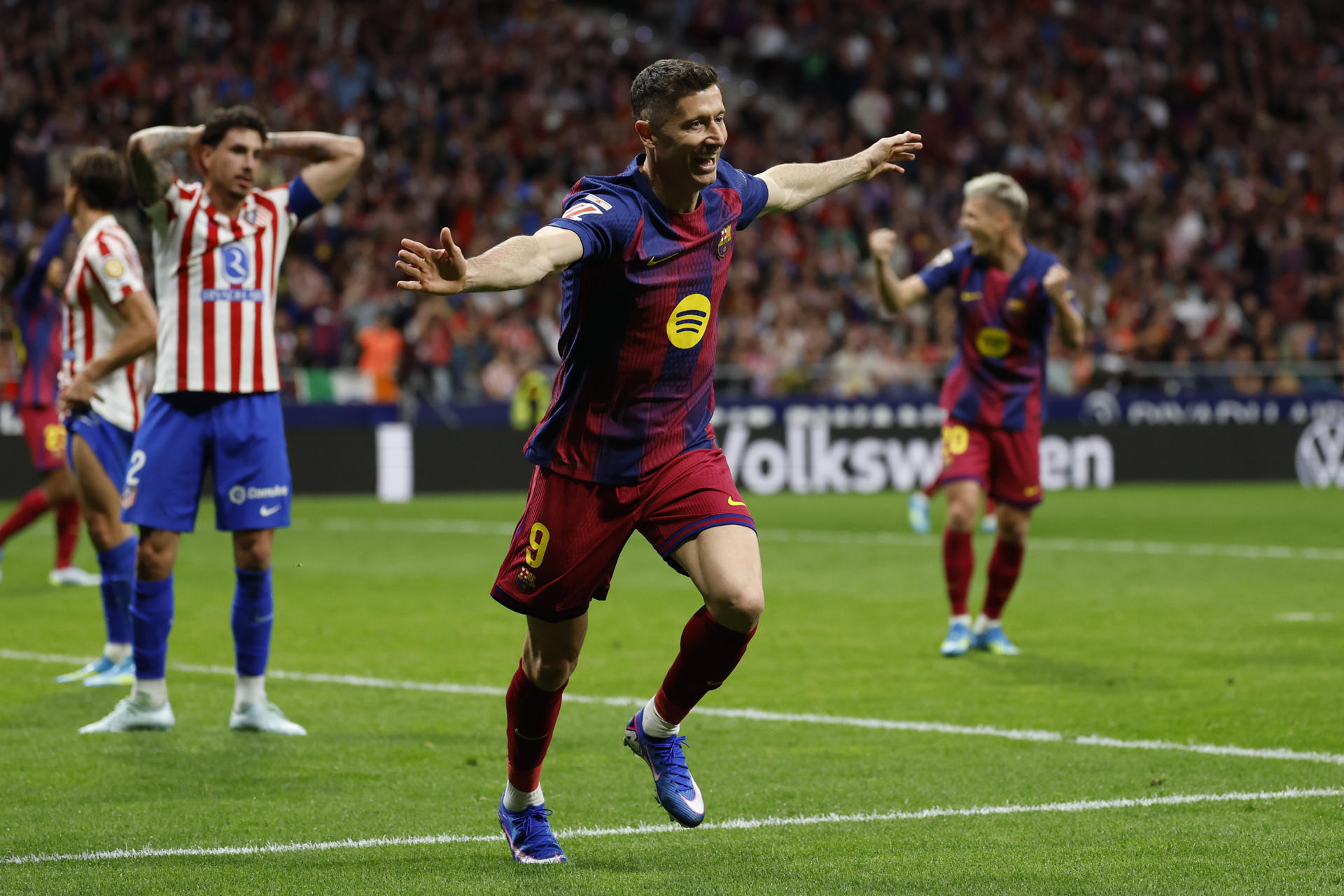 Barcelona tem João Pedro, do Chelsea, como alternativa para Lewandowski