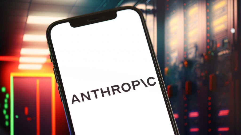 Mais de 100 países têm spywares para invadir celulares, alerta Reino Unido